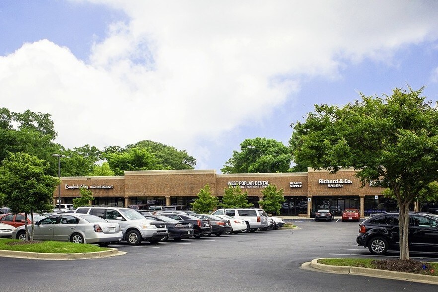 More Photos Of 2150 W Poplar Ave, Collierville Storefront Retail Office For Lease
