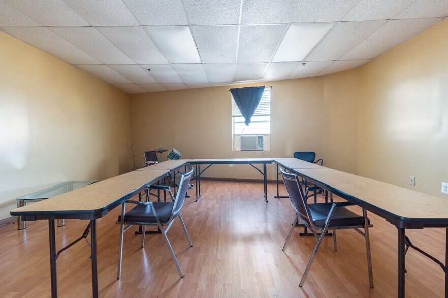 More Photos Of 1939 S Juniper St, Philadelphia Storefront Retail Office For Sale