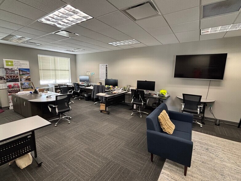 More Photos Of 2600 Cypress Ridge Blvd, Wesley Chapel Office For Lease