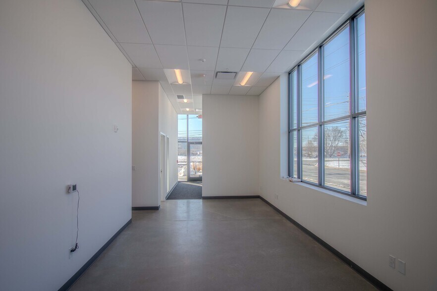 More Photos Of 245 Paterson Plank Rd, Carlstadt Distribution For Lease
