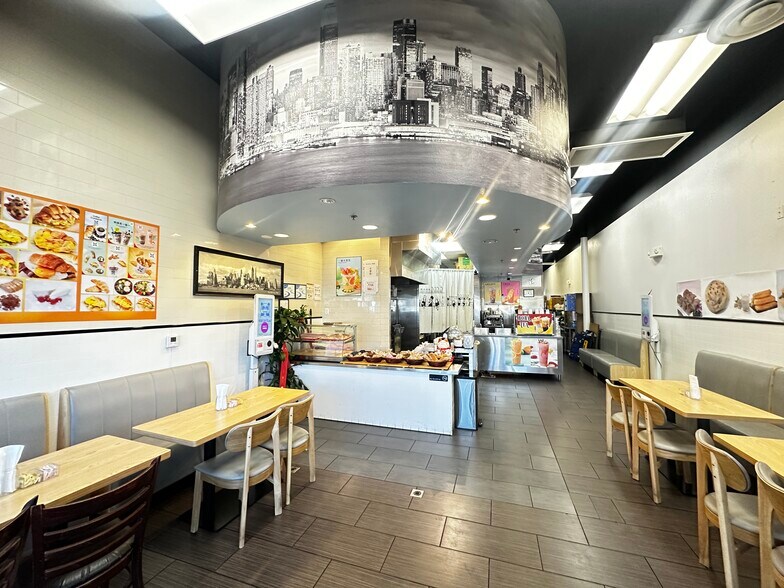 Primary Photo Of 3999 S Las Vegas Blvd, Las Vegas Restaurant For Lease
