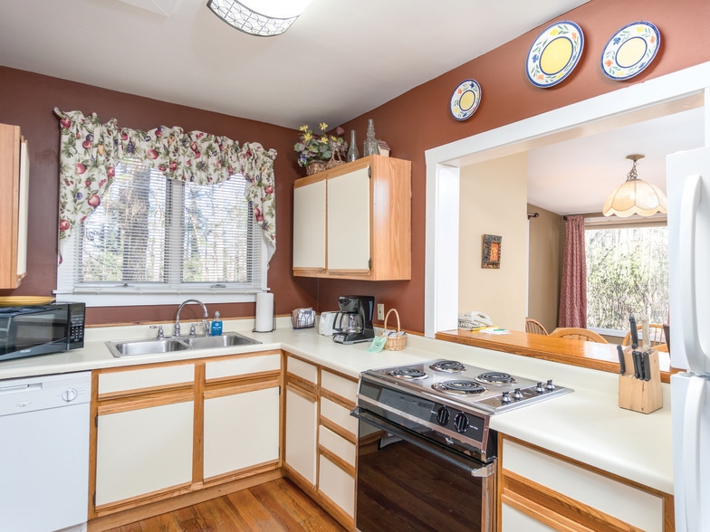 More Photos Of 86 Lily Pad Ln, Flat Rock Hotel For Sale