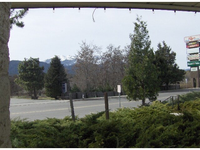 More Photos Of 112-166 Morgan Way, Mount Shasta Storefront For Lease