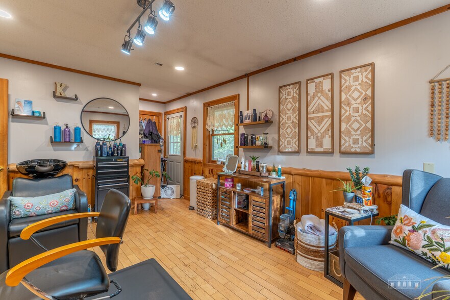 More Photos Of 1915 Saranac Ave, Lake Placid General Retail For Sale