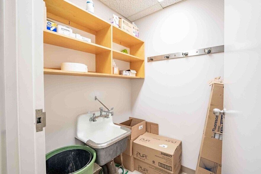 More Photos Of 29 Main St E, Chelmsford Office For Sale