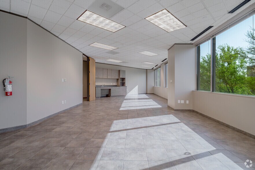 More Photos Of 1020 NE Loop 410, San Antonio Office For Lease