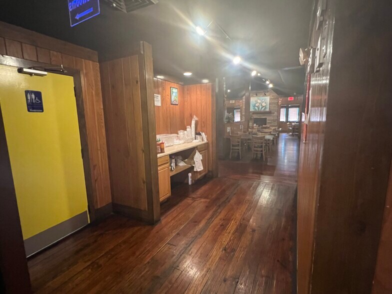 More Photos Of 29000 US Highway 19 N, Clearwater Restaurant For Lease