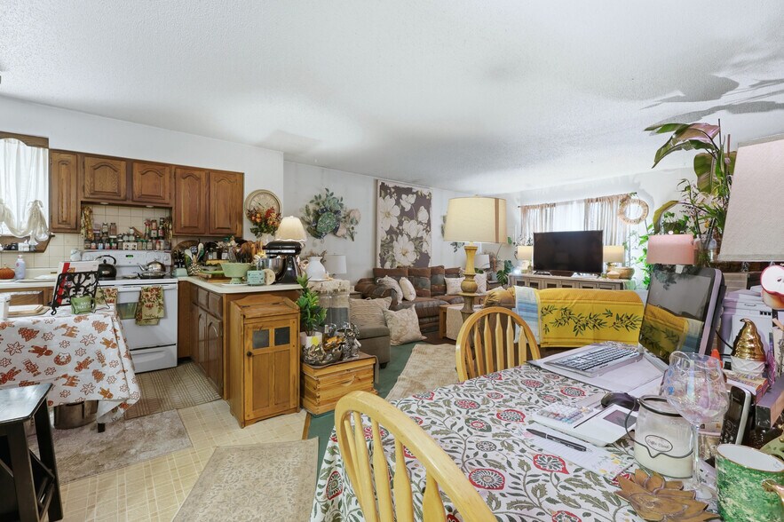 More Photos Of 4615 S Santa Fe Dr, Englewood Service For Sale