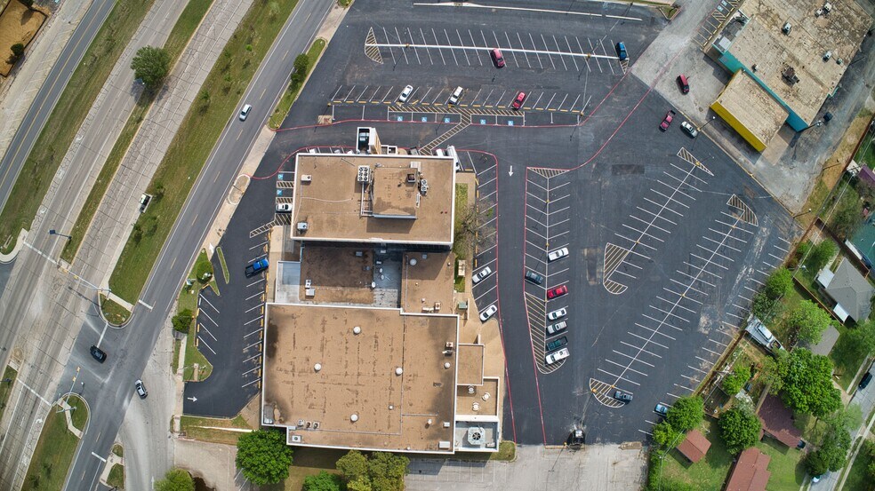 More Photos Of 2520 W Irving Blvd, Irving Office For Lease