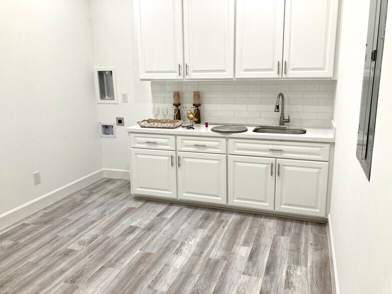 More Photos Of 21777 Merchants Way, Katy Medical For Sale