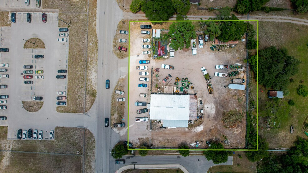 More Photos Of 6509 Orient Rd, Tampa Warehouse For Lease
