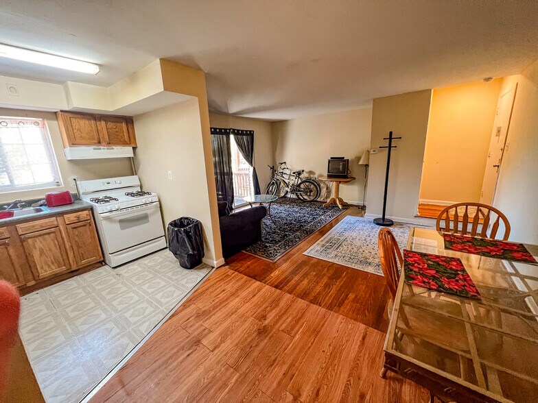 More Photos Of 1901-1909 N Forest Park Ave, Baltimore Apartments For Sale