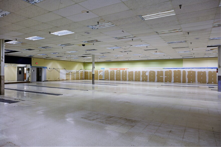 More Photos Of 75-81 Vandenburgh Ave, Troy General Retail For Lease