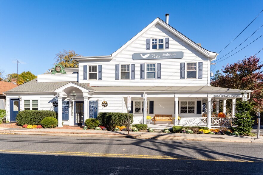 More Photos Of 40 Birch Hill Rd, Locust Valley Office For Lease
