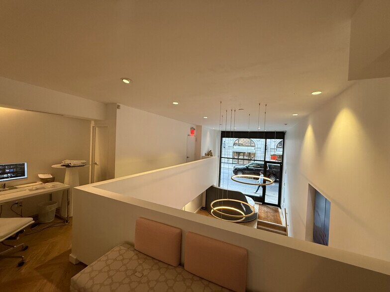 More Photos Of 223 E 59th St, New York Apartments For Lease