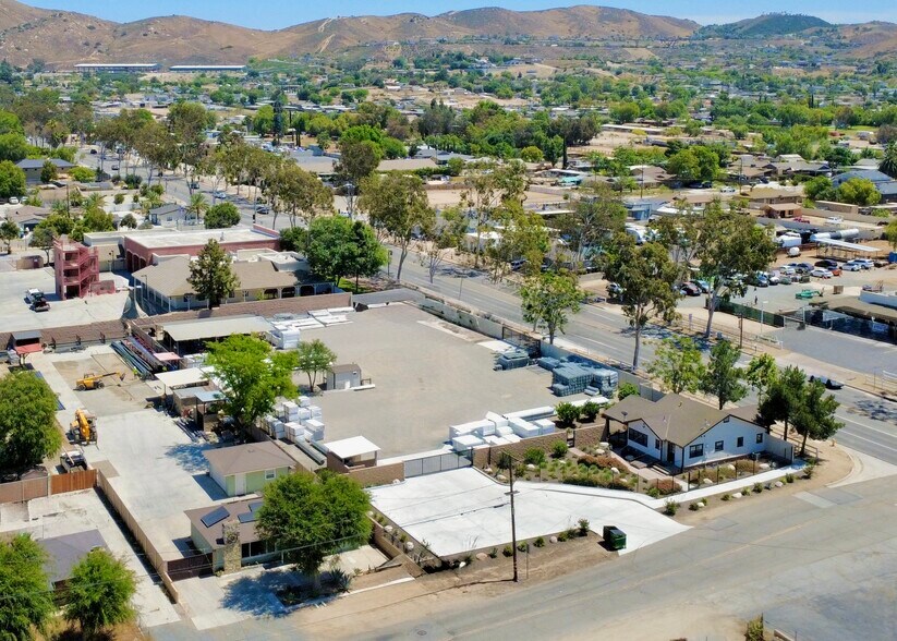 More Photos Of 791 6th St, Norco Specialty For Sale