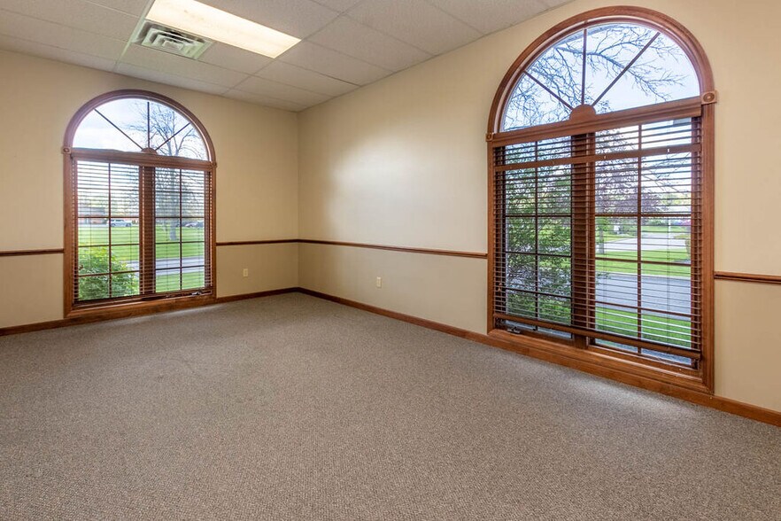 More Photos Of 42 Professional Pky, Lockport Medical For Sale