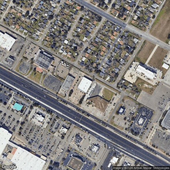 More Photos Of 5106 S Padre Island Dr, Corpus Christi Auto Repair For Lease