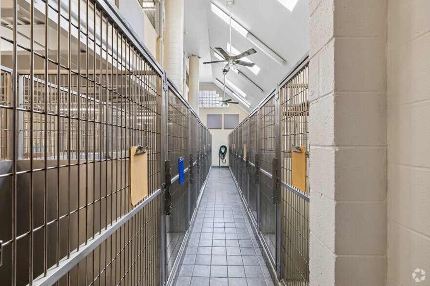 More Photos Of 262 Main St, Madison Veterinarian Kennel For Sale