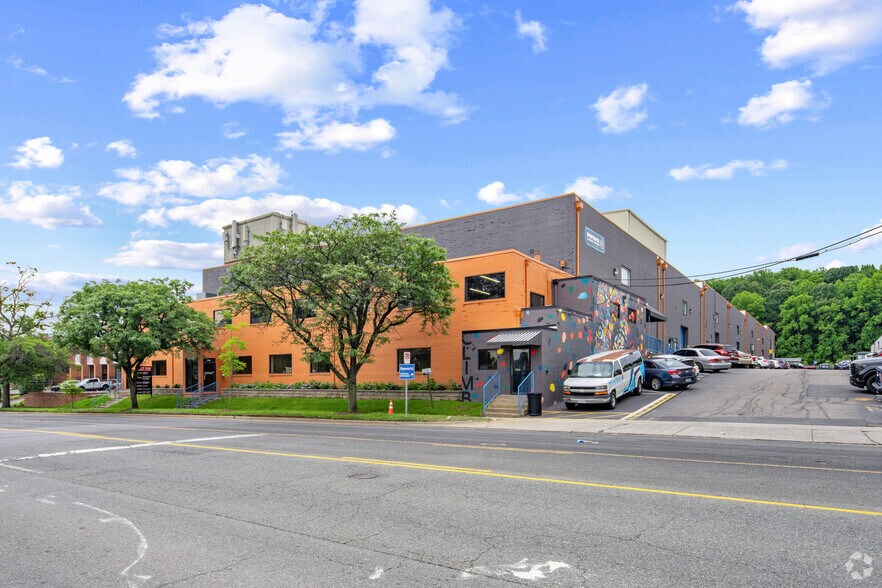 Primary Photo Of 5300-5320 Eisenhower Ave, Alexandria Warehouse For Lease