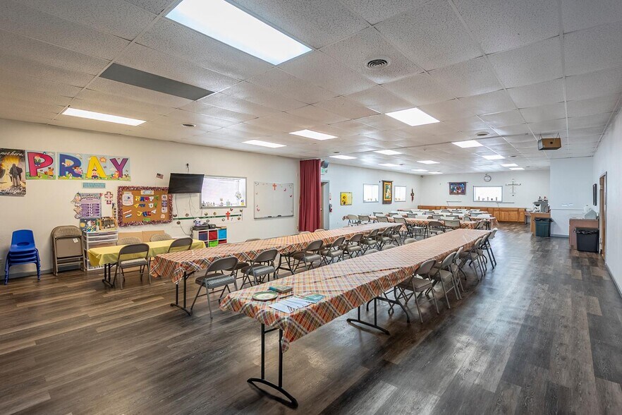 More Photos Of 140 14th Ave NW, Ephrata Flex For Sale