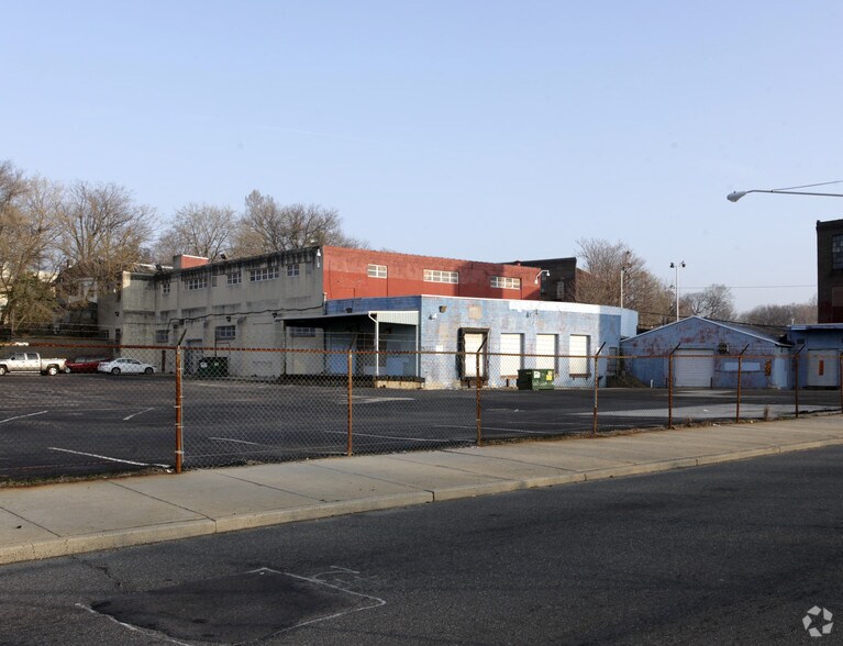 Primary Photo Of 4629 Adams Ave, Philadelphia Manufacturing For Lease