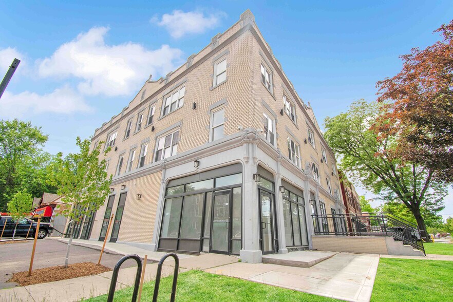 More Photos Of 479 Farmington Ave, Hartford Storefront Retail Residential For Lease