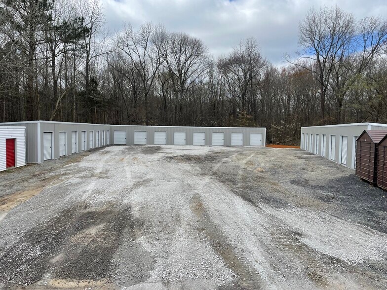 More Photos Of 2755 Highway 641 N, Paris Self Storage For Sale