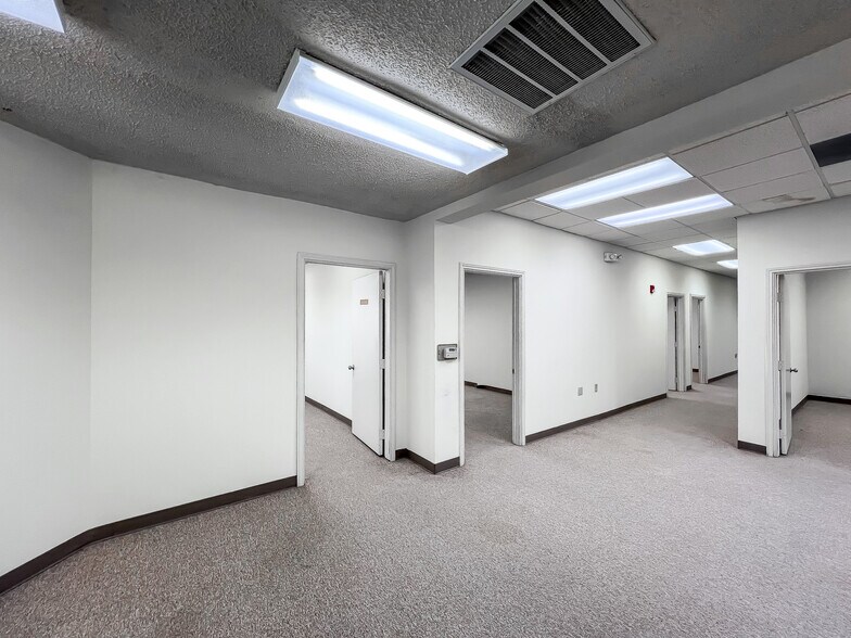 More Photos Of 712 W Holland Ave, Alpine Office For Sale