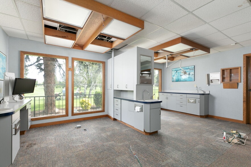 More Photos Of 1015 S 40th Ave, Yakima Medical For Sale