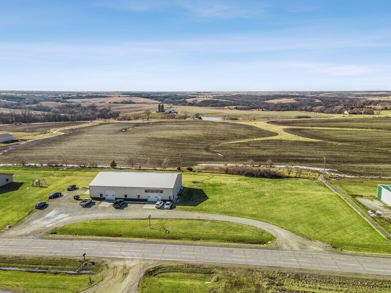 More Photos Of 2326 N Main St, Osceola Auto Repair For Sale