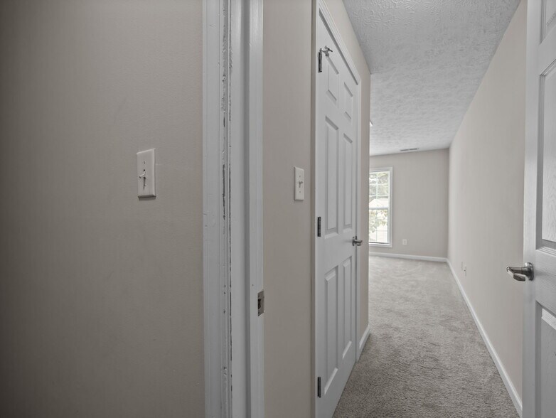 More Photos Of 624 S Williamson Ave, Elon Apartments For Sale