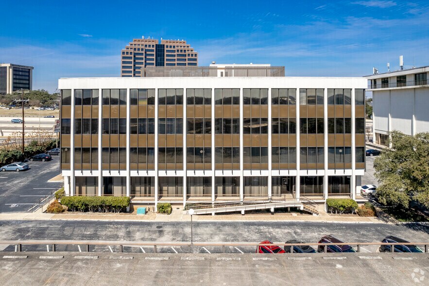 More Photos Of 1800 NE Loop 410, San Antonio Unknown For Lease