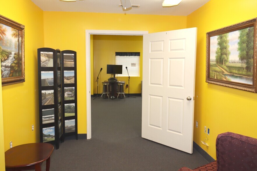 More Photos Of 2335 Columbia Hwy, Pulaski Office For Sale
