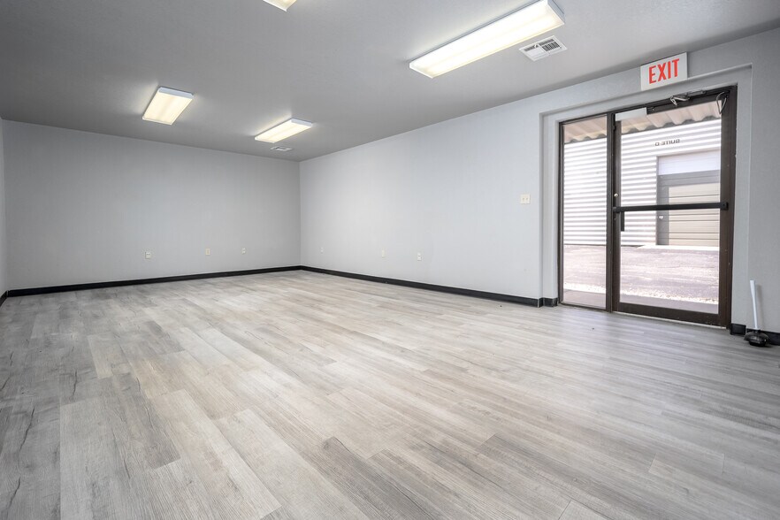 More Photos Of 2845 Broce Dr, Norman Office For Sale