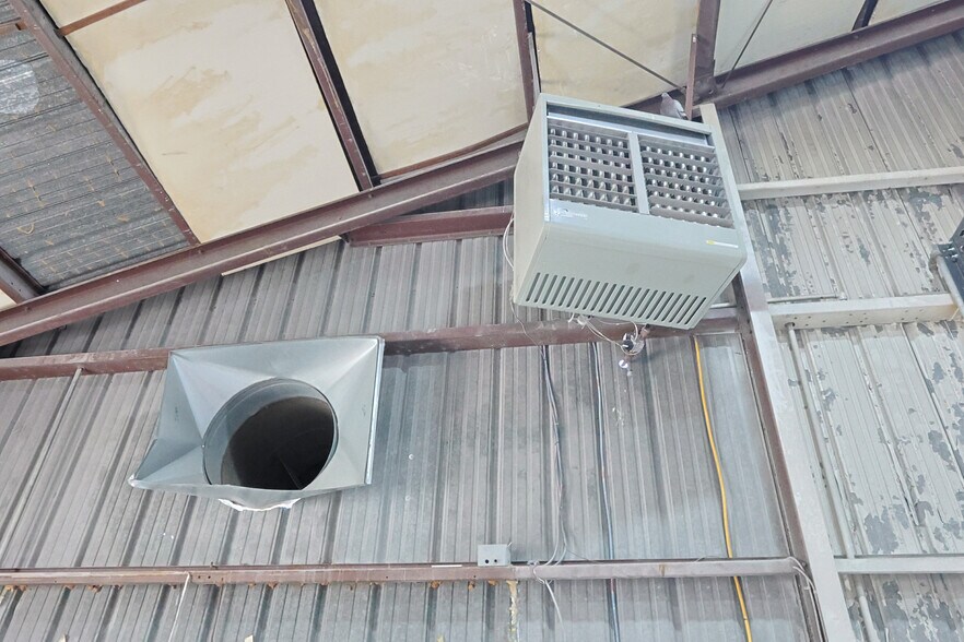 More Photos Of 390 N Front St, Coos Bay Industrial For Sale