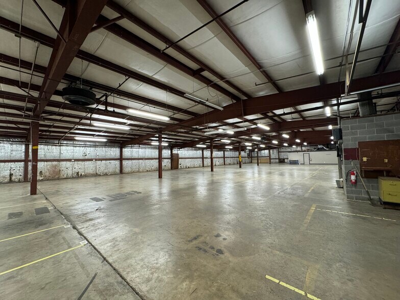More Photos Of 1214 Dorris Ave, High Point Warehouse For Lease
