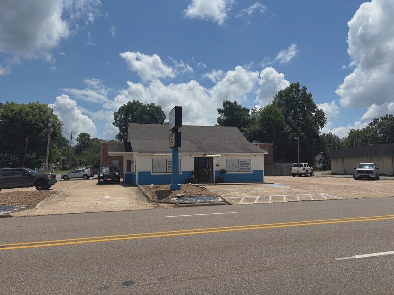 More Photos Of 1132 N Washington St, Forrest City Freestanding For Sale