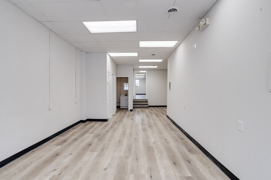 More Photos Of 6419 Harford Rd, Baltimore Office For Sale