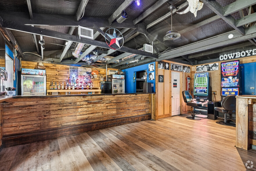 More Photos Of 1450 FM 279, Ben Wheeler Restaurant For Sale