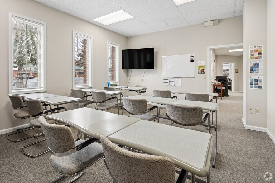 More Photos Of 3920 Plank Rd, Fredericksburg Office Residential For Sale