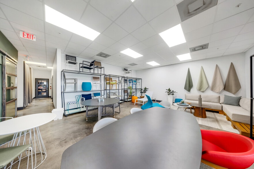 More Photos Of 7300 NW 35th Ave, Miami Showroom For Lease