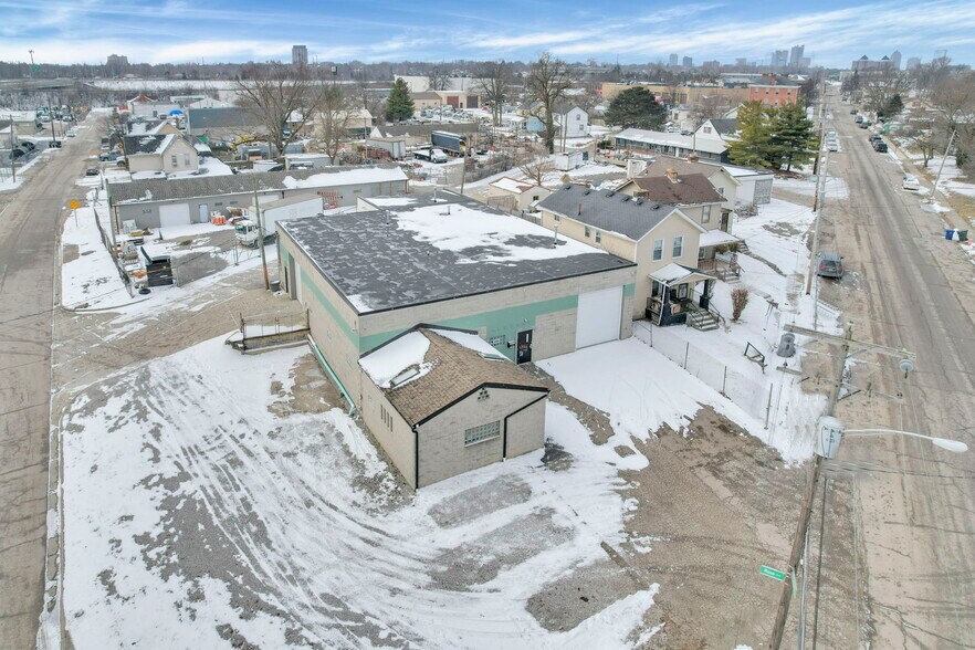 More Photos Of 1759 Old Leonard Ave, Columbus Warehouse For Sale