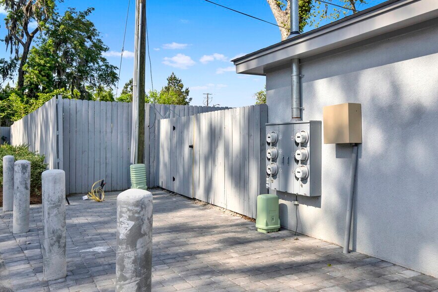 More Photos Of 733 W 52nd St, Savannah Apartments For Sale