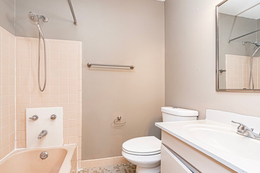More Photos Of 901 Saint Rose Ave, Baton Rouge Apartments For Sale