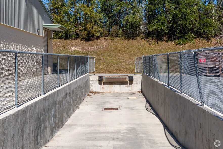 More Photos Of 1531 Commonwealth Business Dr, Tallahassee Flex For Lease