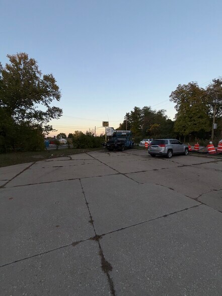 More Photos Of 6N592 Route 25, Saint Charles Freestanding For Sale