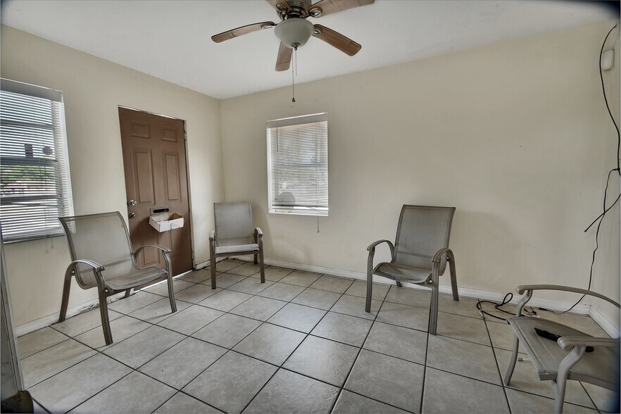 More Photos Of 309 S Florida Ave, Deland Auto Repair For Sale