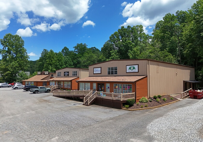 More Photos Of 3196 Highway 515 E, Blairsville Storefront For Lease