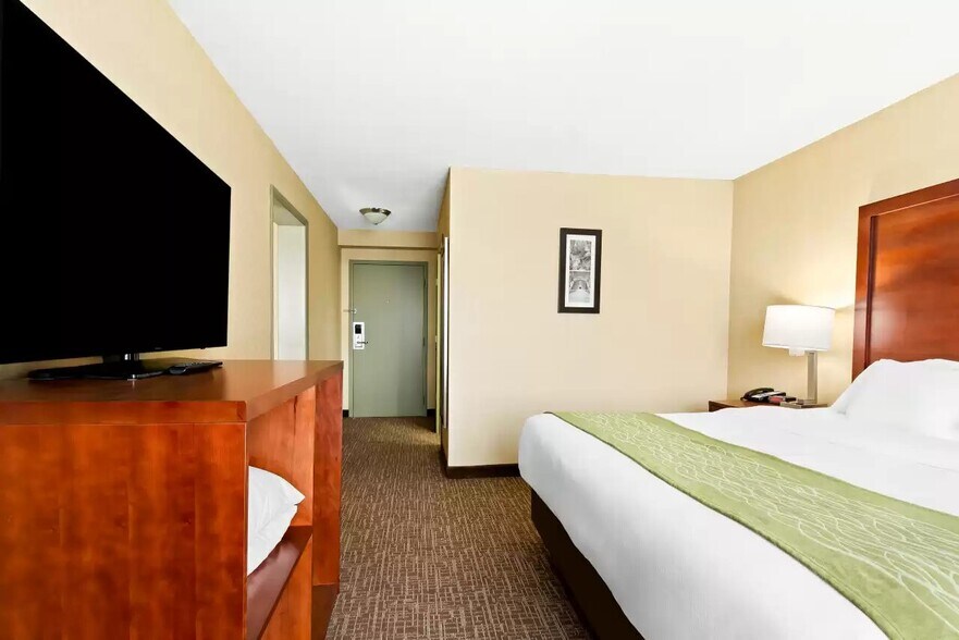 More Photos Of 2541 Chestnut Ridge Rd, Grantsville Hotel For Sale